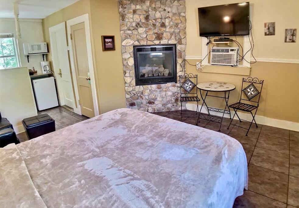 Tuscany Dream Rock Cottage/#8 Eureka Springs Dış mekan fotoğraf
